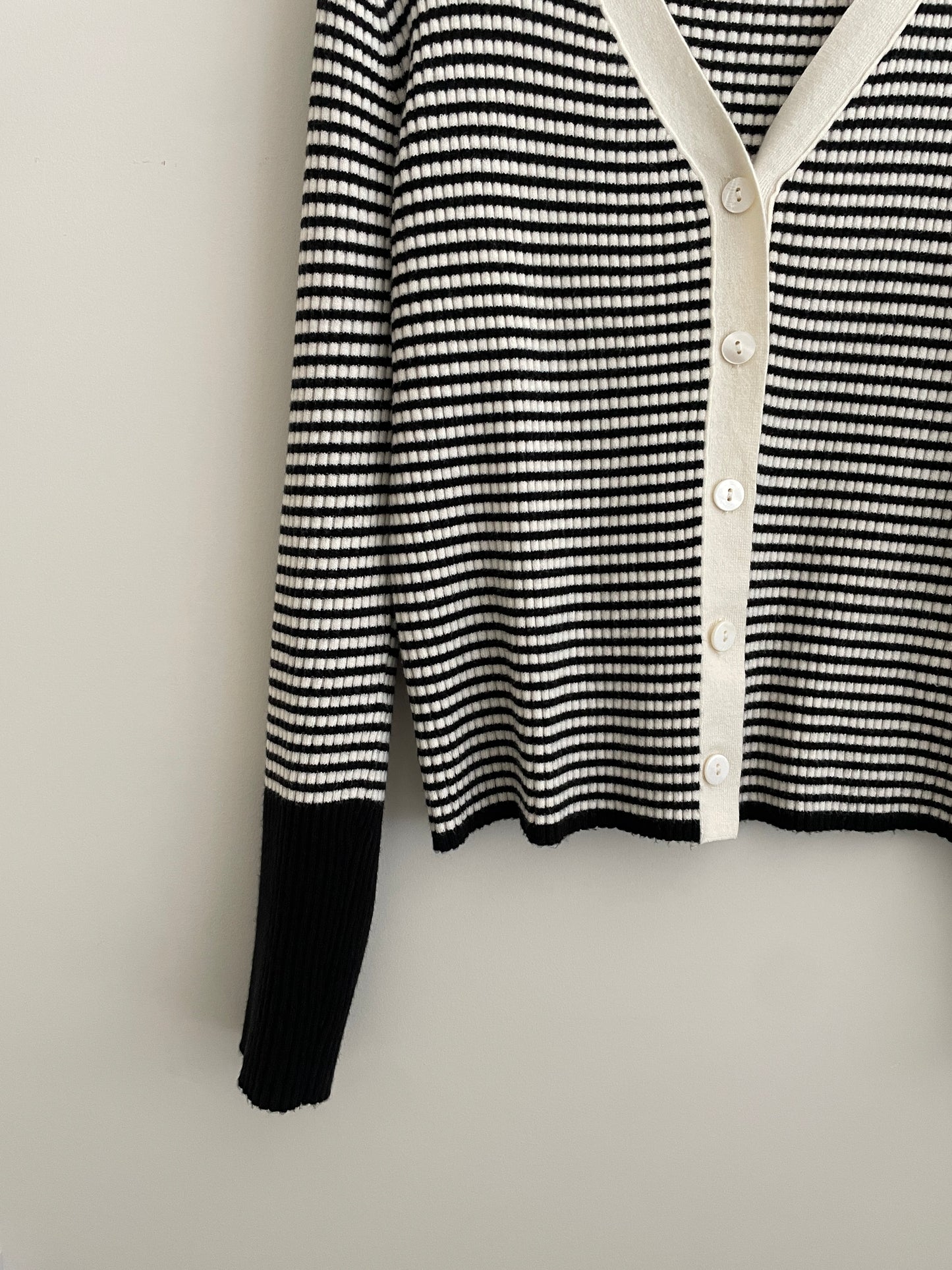 Mono Two-tone Cardigan(Ivory)