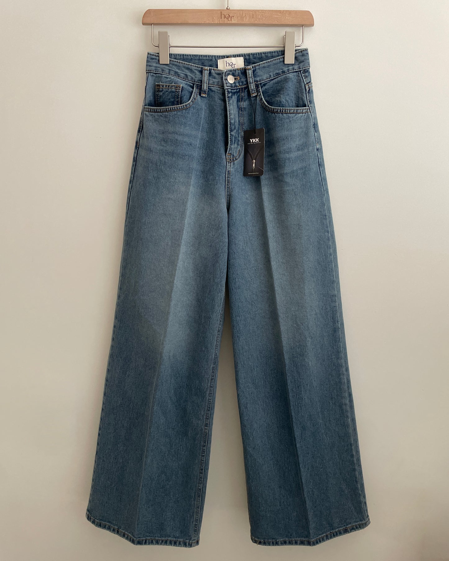 Structured Wide Jeans