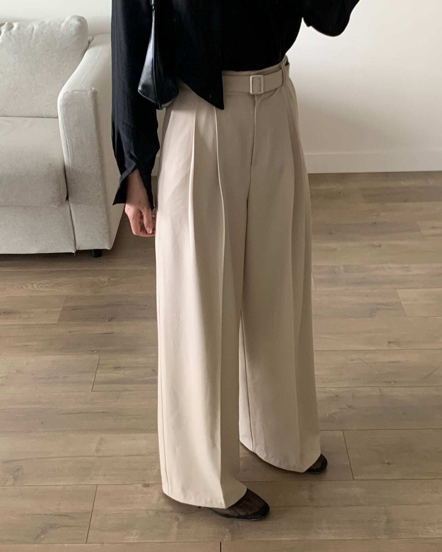 Belted Pin-tuck Wide Trouser