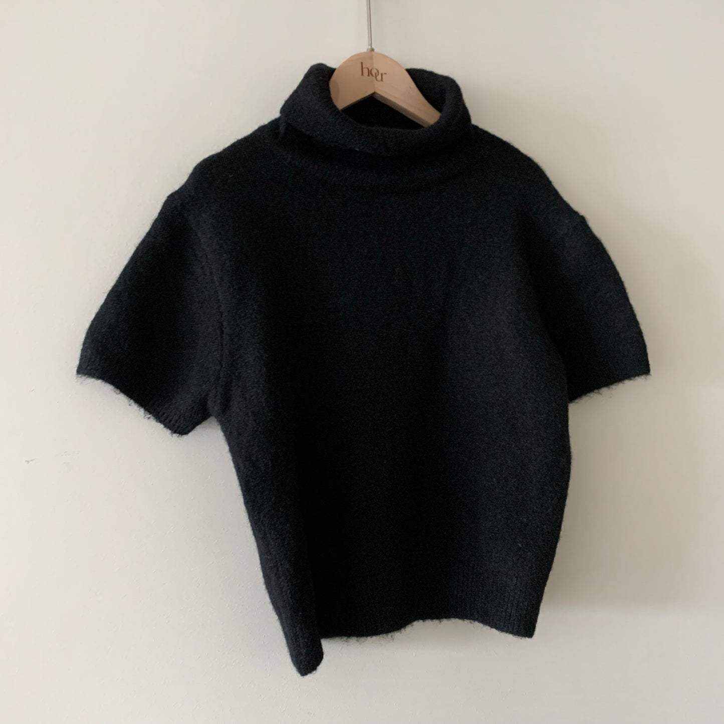 Basic Turtle-neck Knit Top