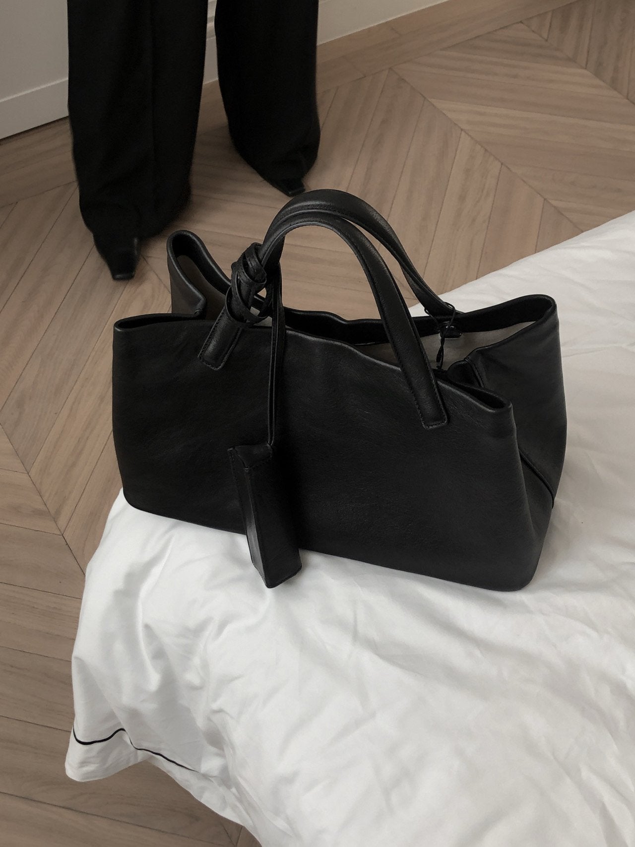 REAL LEATHER TOTE