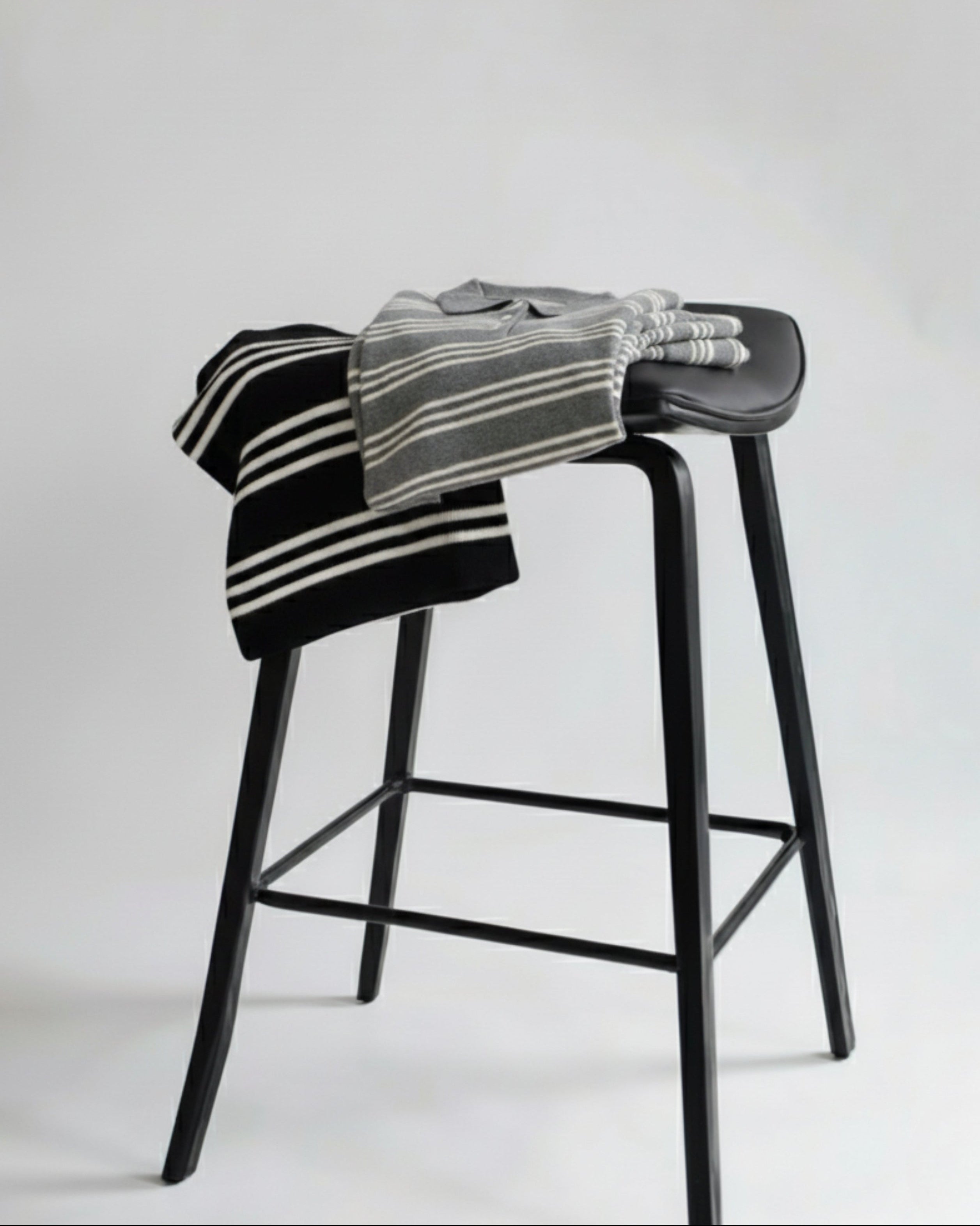 STRIPED WOOL COLLAR KNIT