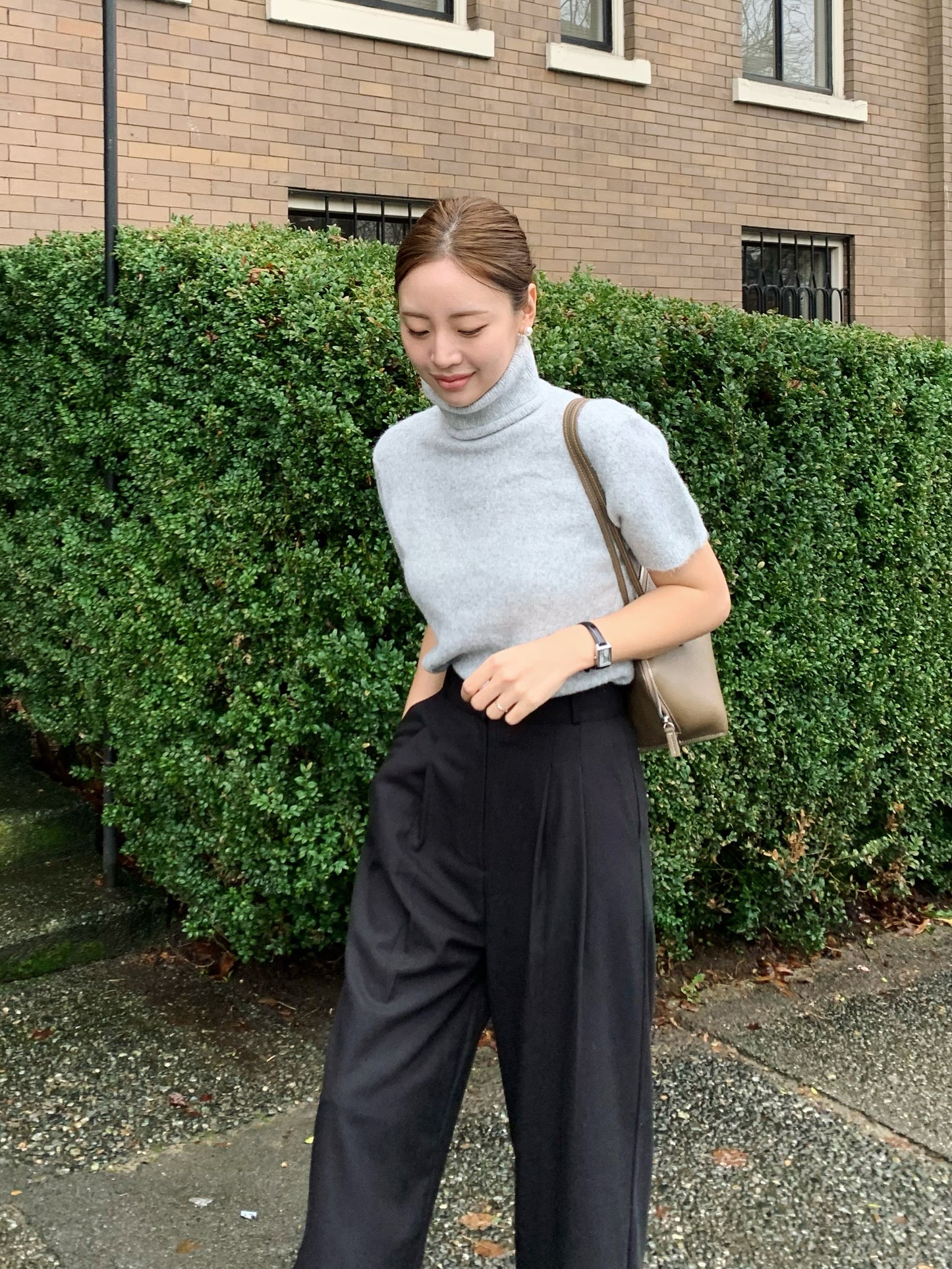 Basic Turtle-neck Knit Top