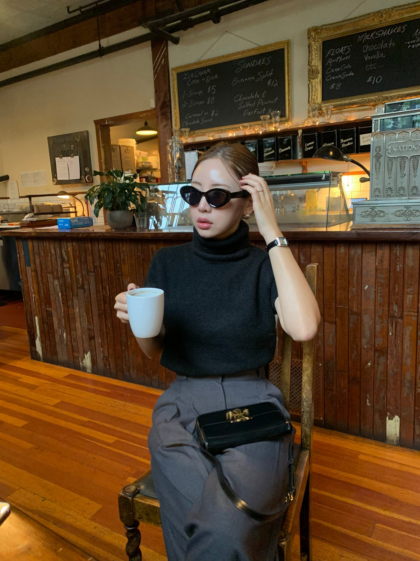 Basic Turtle-neck Knit Top