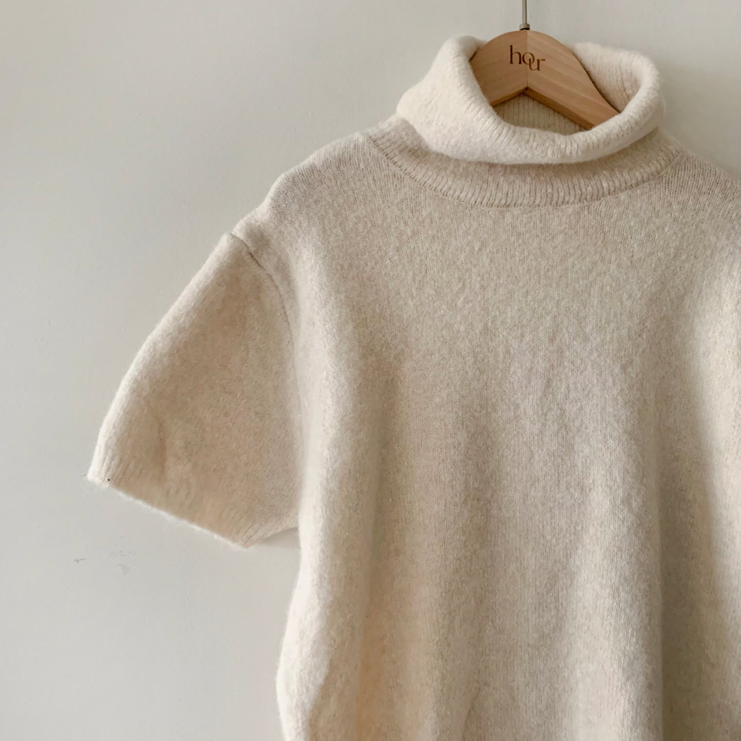 Basic Turtle-neck Knit Top