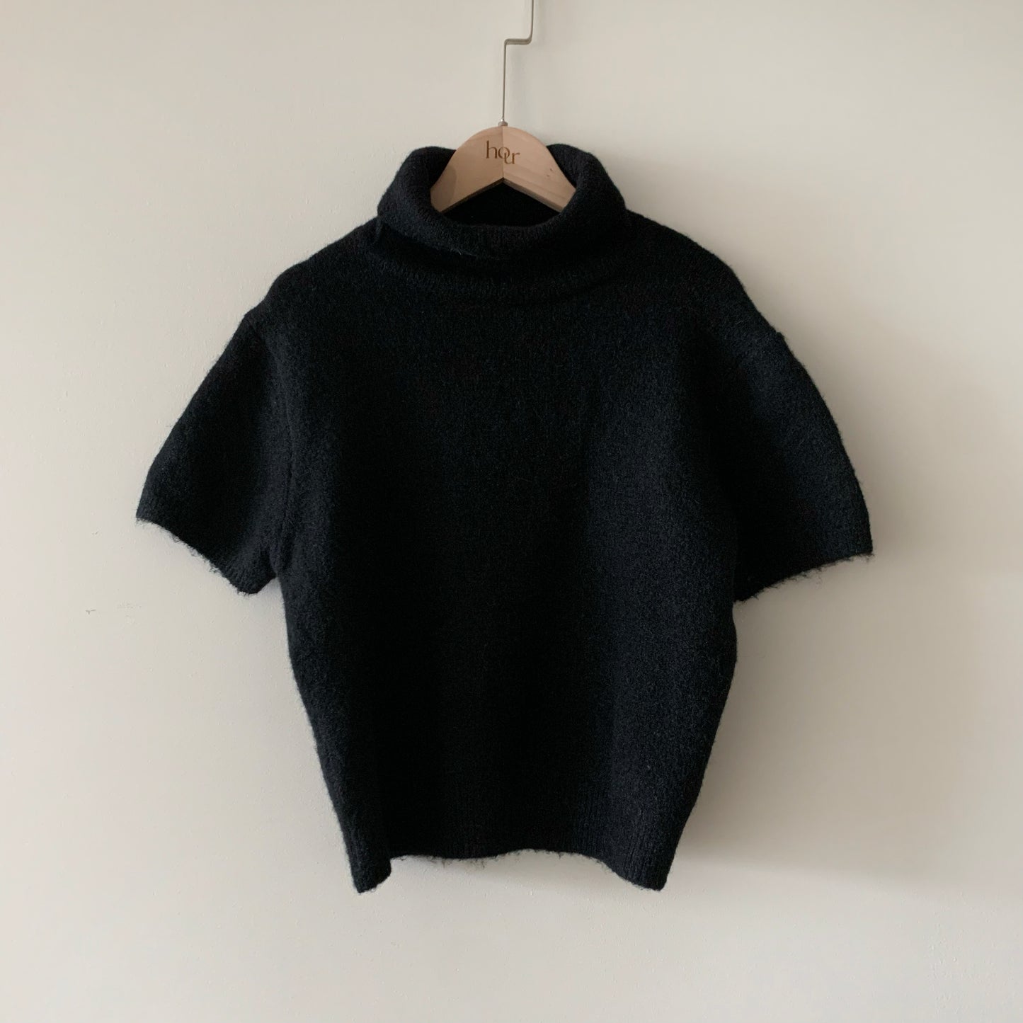 Basic Turtle-neck Knit Top