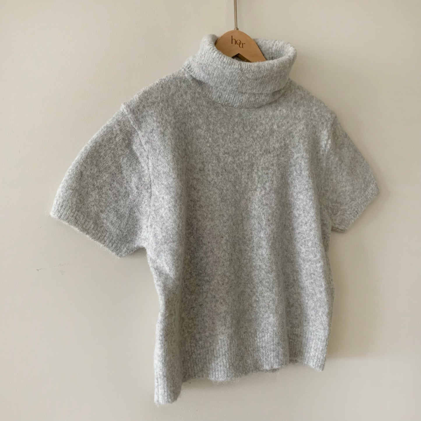 Basic Turtle-neck Knit Top