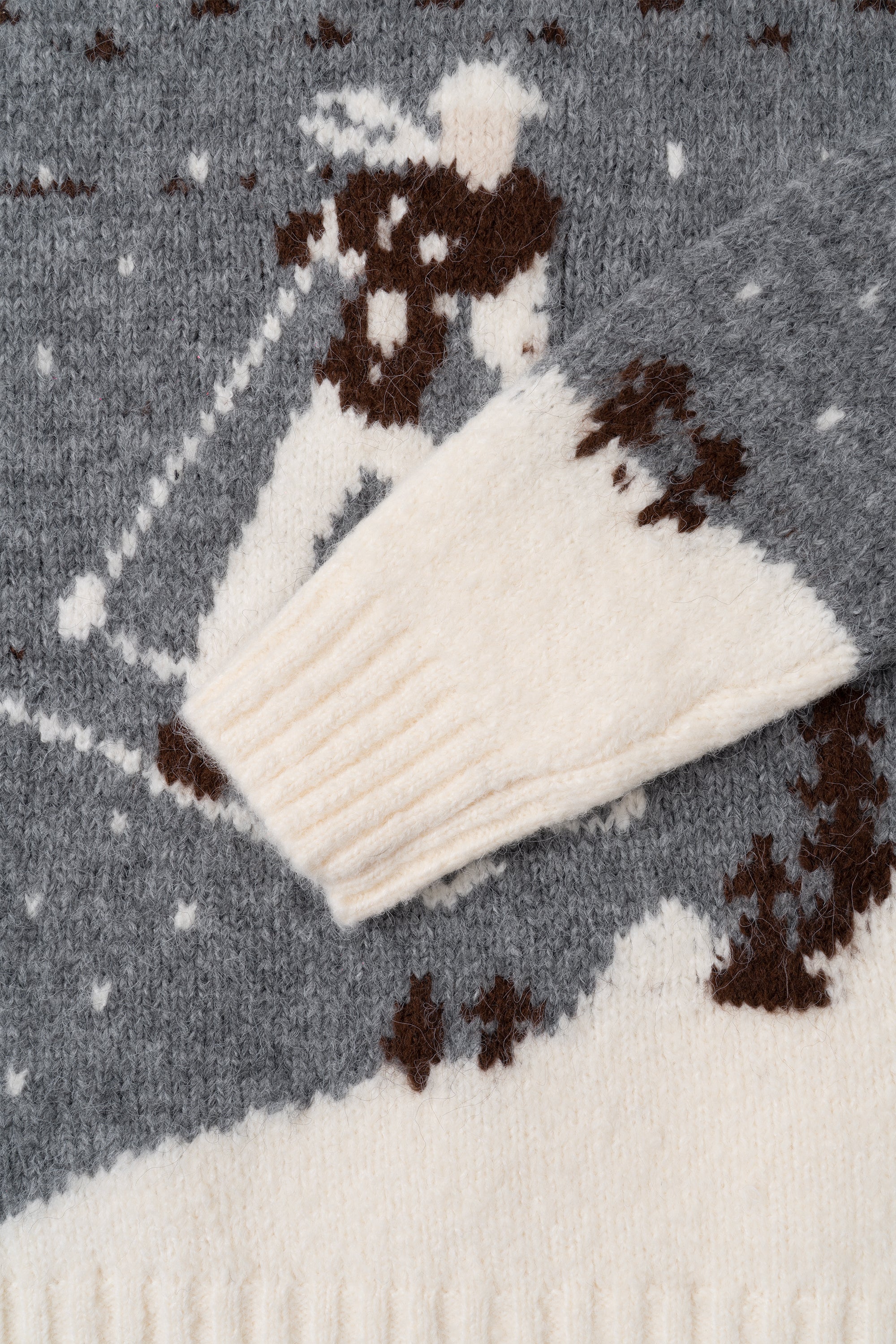 SNOW ROUND SWEATER