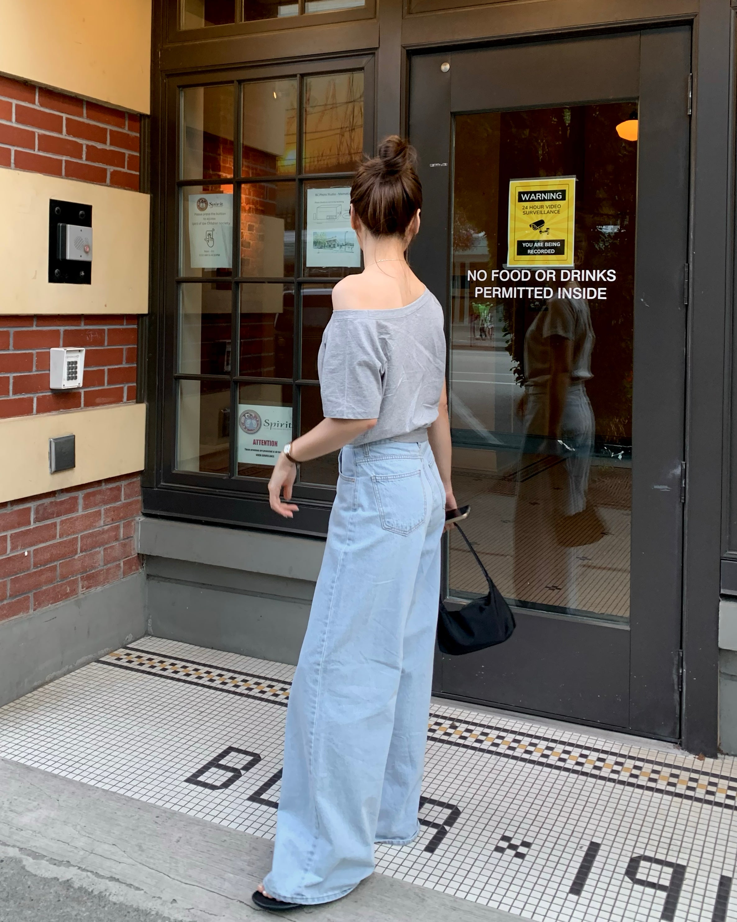 LIGHT-BLUE WIDE DENIM PANTS