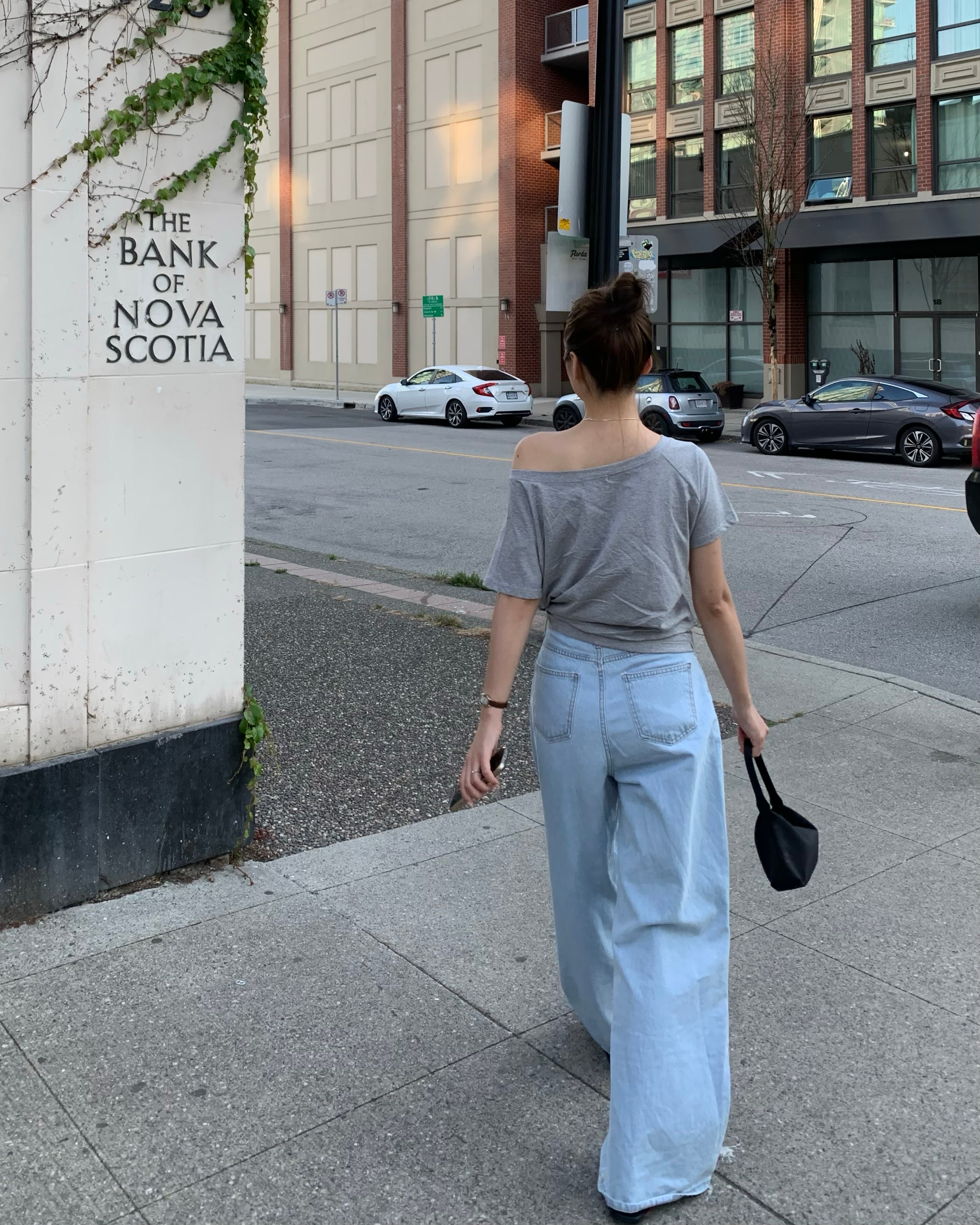 LIGHT-BLUE WIDE DENIM PANTS
