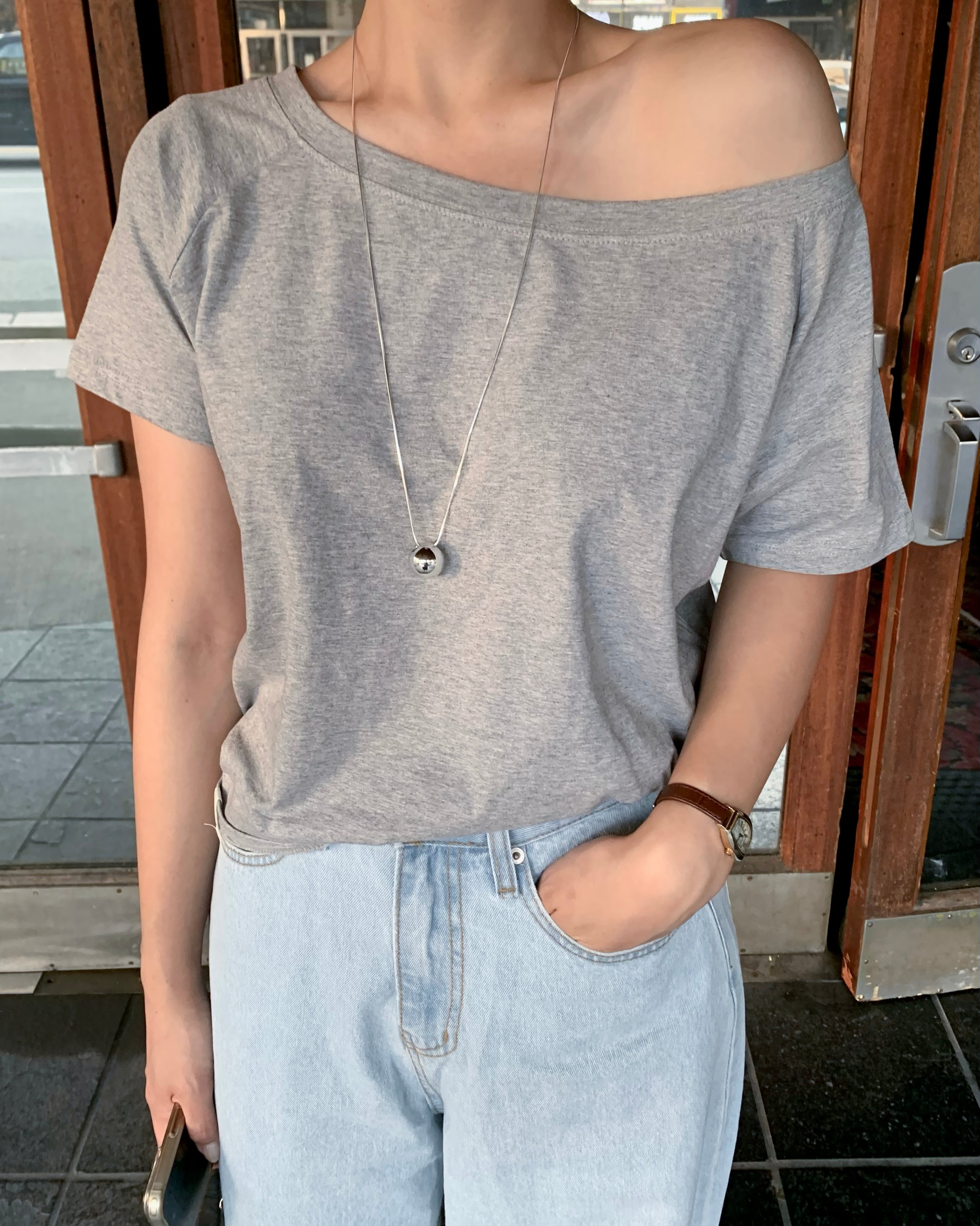 LOOSE-FIT OFF SHOULDER T-SHIRT