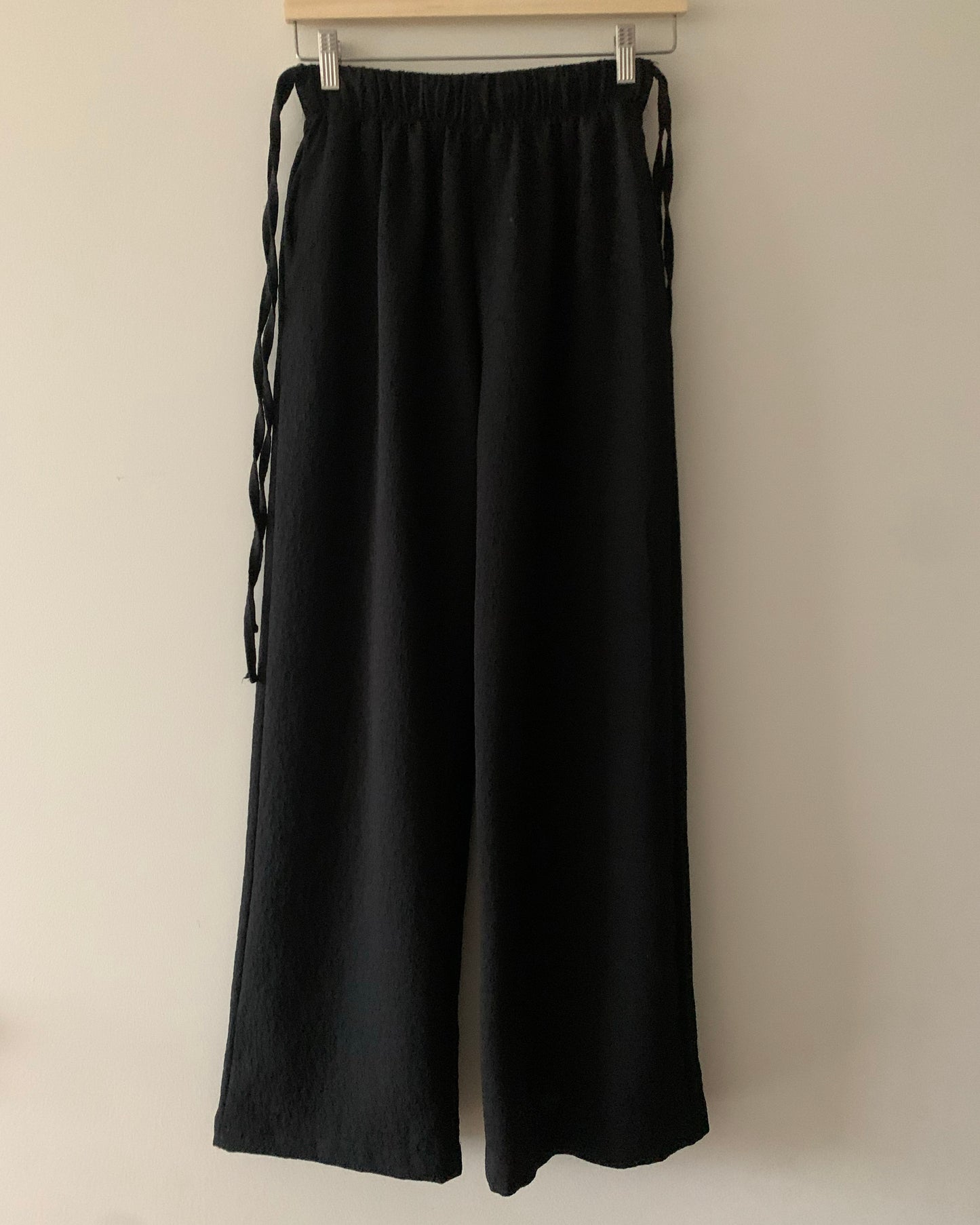 Side-Tie Bloom Pants (Black)