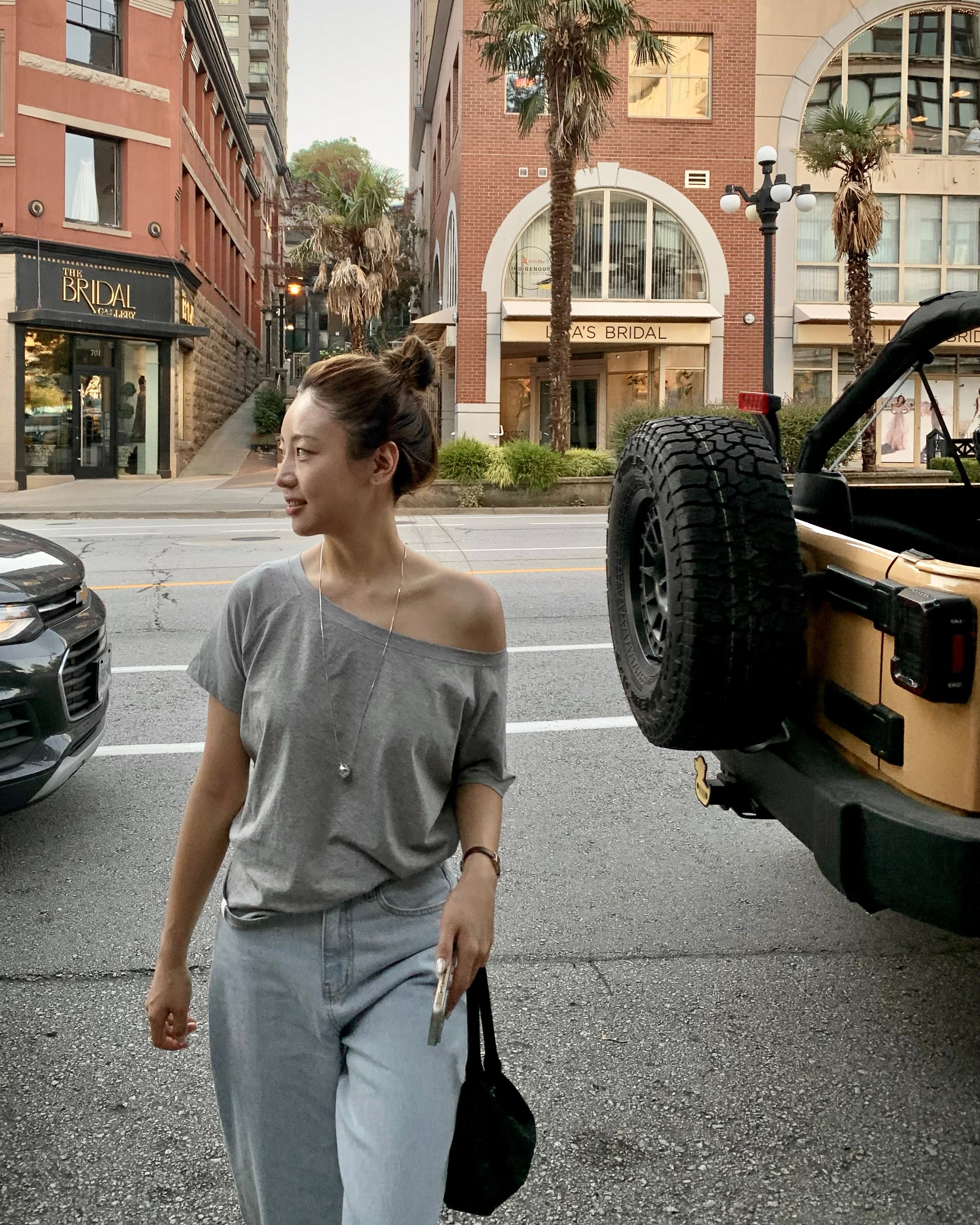 LOOSE-FIT OFF SHOULDER T-SHIRT
