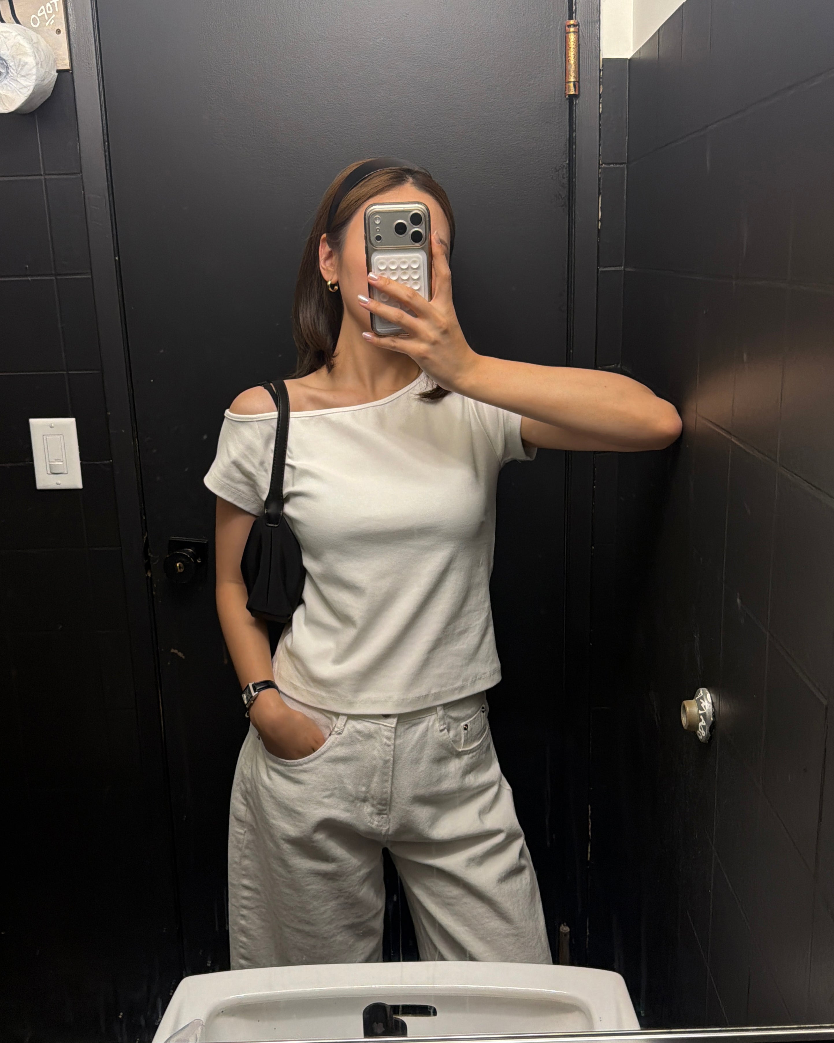 ONE SHOULDER T-SHIRT