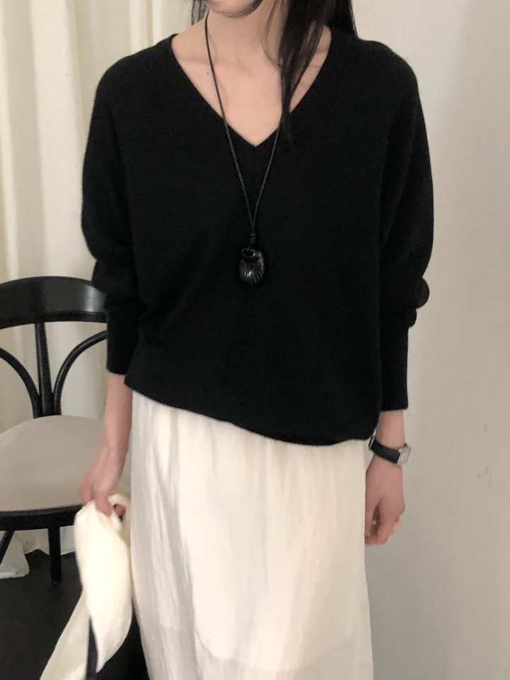 Cashmere V-neckline Knit