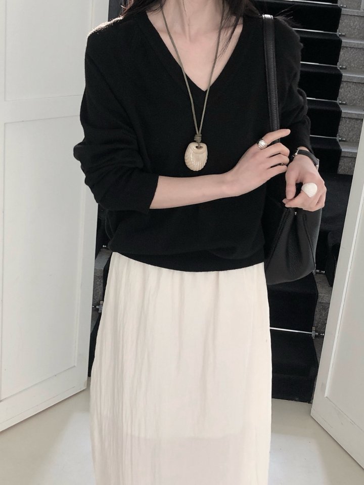 Cashmere V-neckline Knit