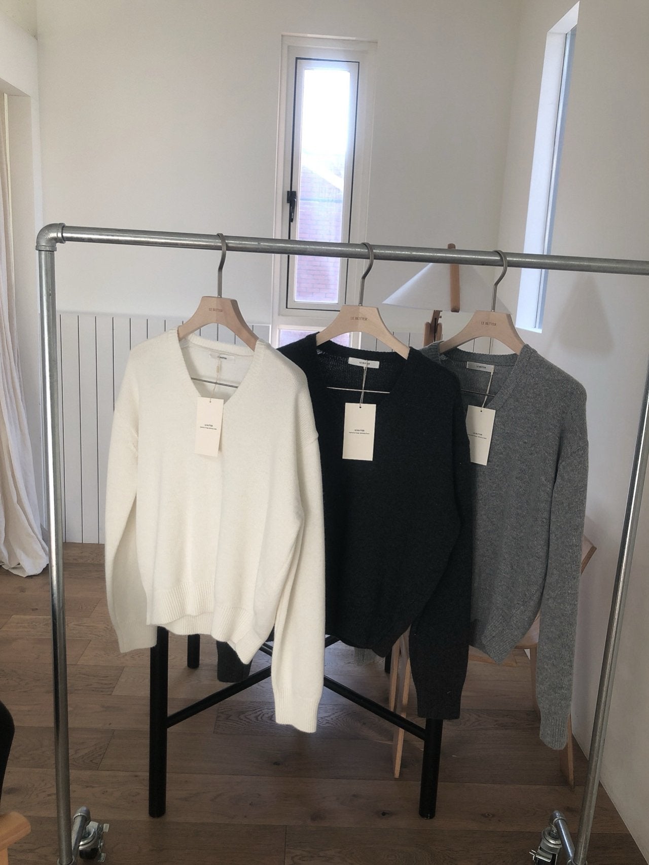 Cashmere V-neckline Knit